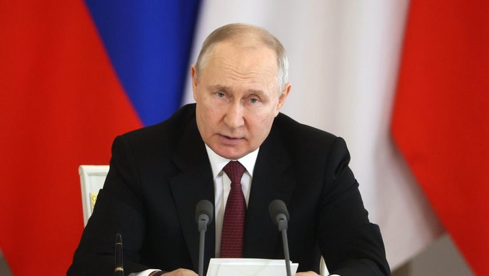 Putin Tantang NATO Adu Kuat Senjata Nuklir